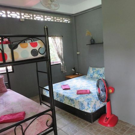 Same Same Guesthouse, Bar & Restaurant (Adults Only) Haad Rin Exteriér fotografie