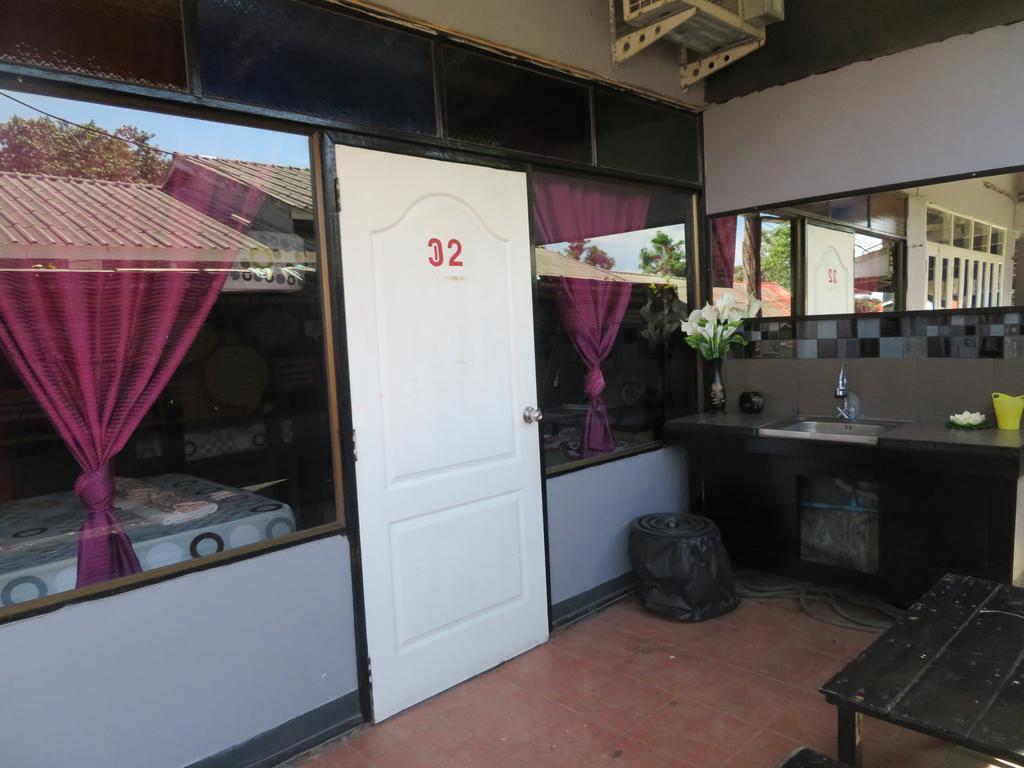 Same Same Guesthouse, Bar & Restaurant (Adults Only) Haad Rin Exteriér fotografie