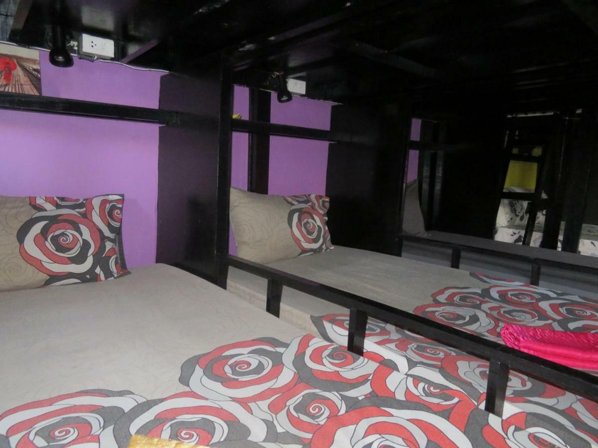 Same Same Guesthouse, Bar & Restaurant (Adults Only) Haad Rin Exteriér fotografie