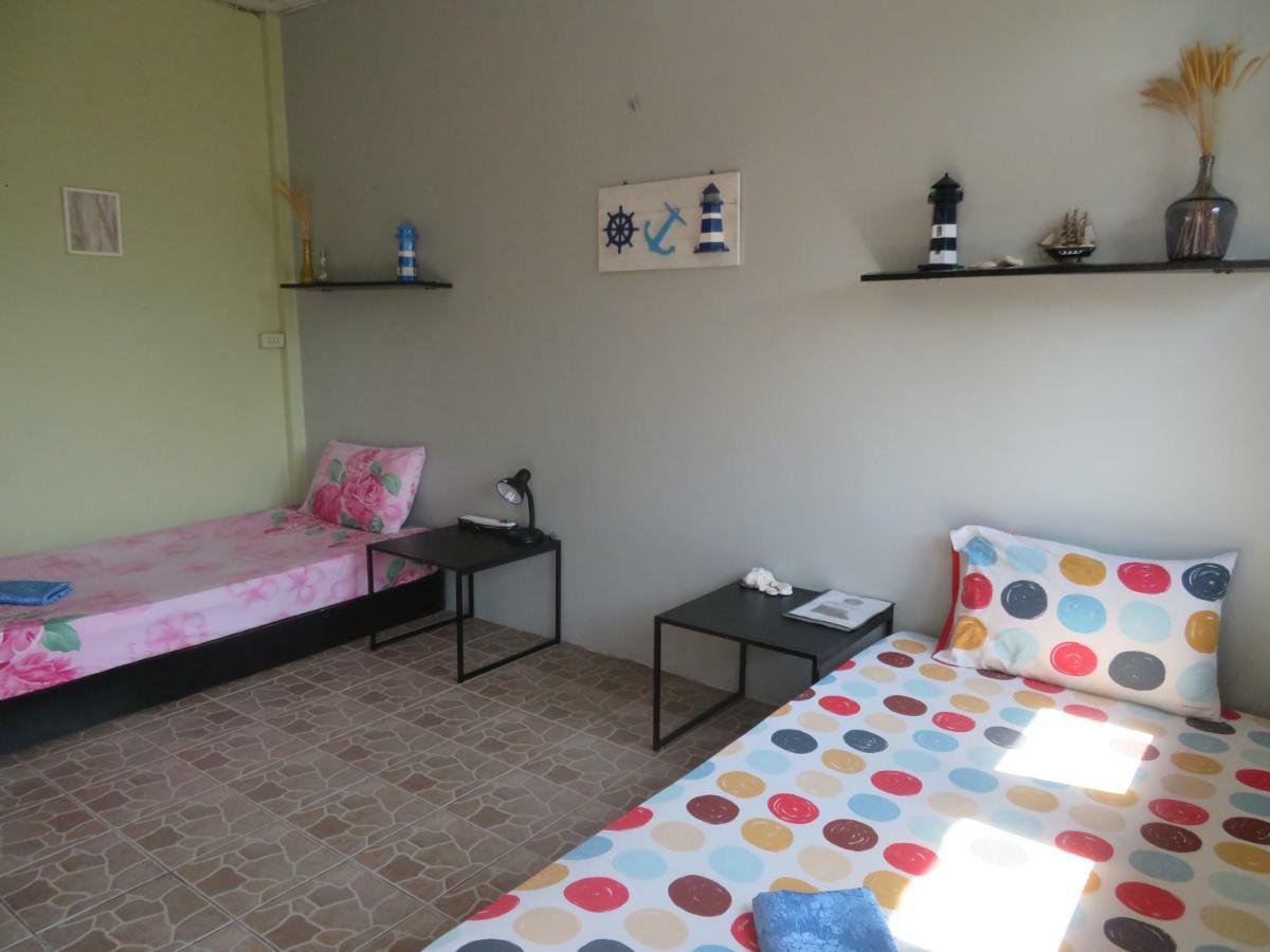 Same Same Guesthouse, Bar & Restaurant (Adults Only) Haad Rin Exteriér fotografie