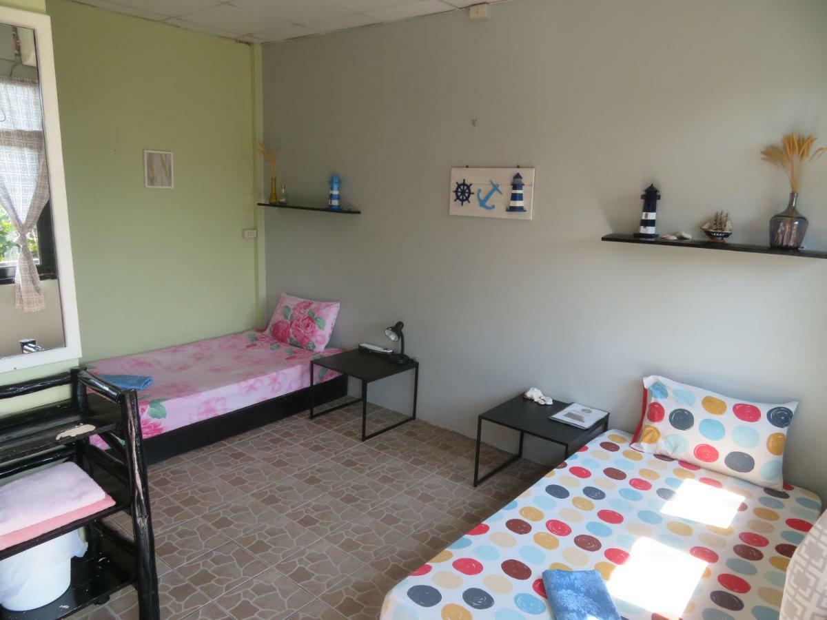 Same Same Guesthouse, Bar & Restaurant (Adults Only) Haad Rin Exteriér fotografie