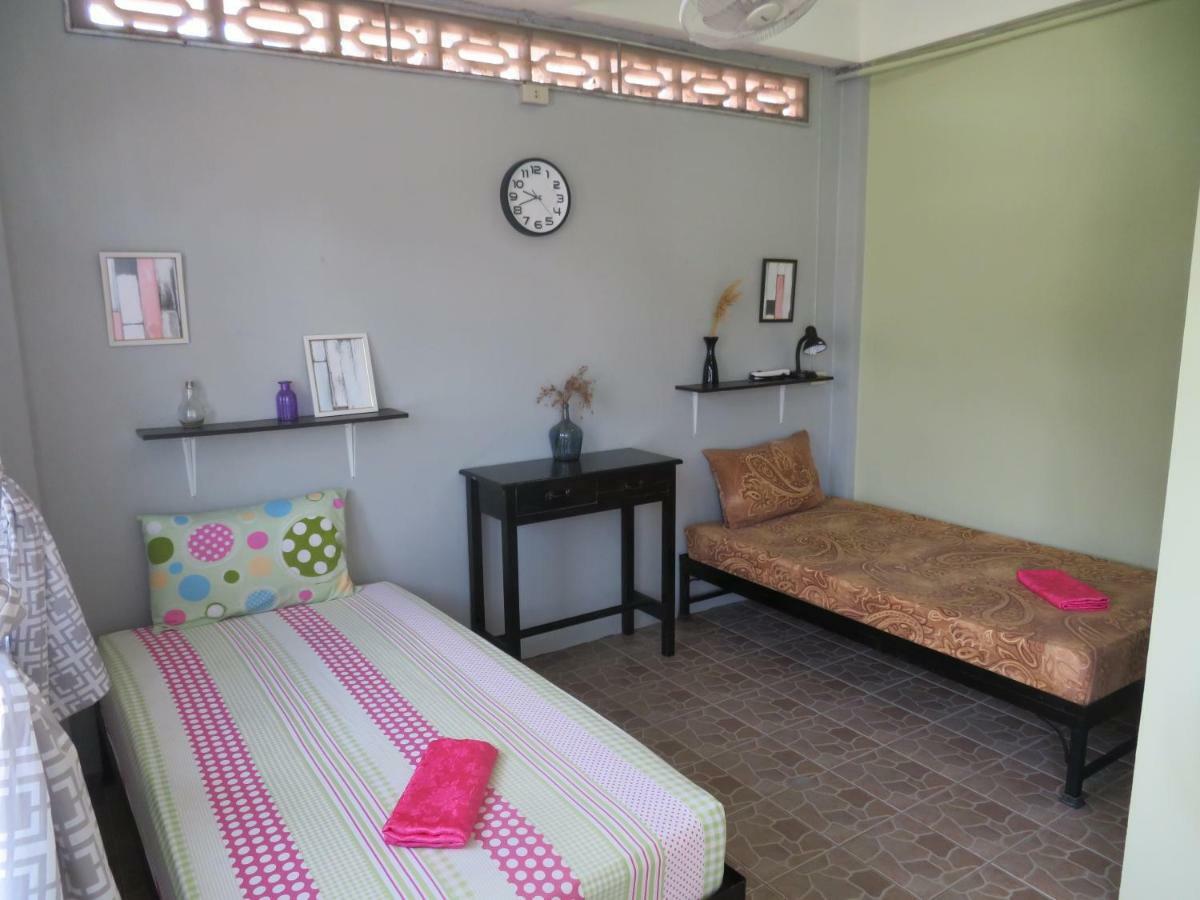 Same Same Guesthouse, Bar & Restaurant (Adults Only) Haad Rin Exteriér fotografie