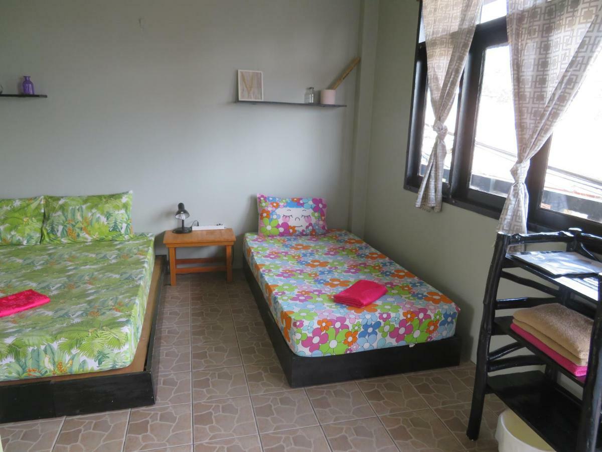 Same Same Guesthouse, Bar & Restaurant (Adults Only) Haad Rin Exteriér fotografie