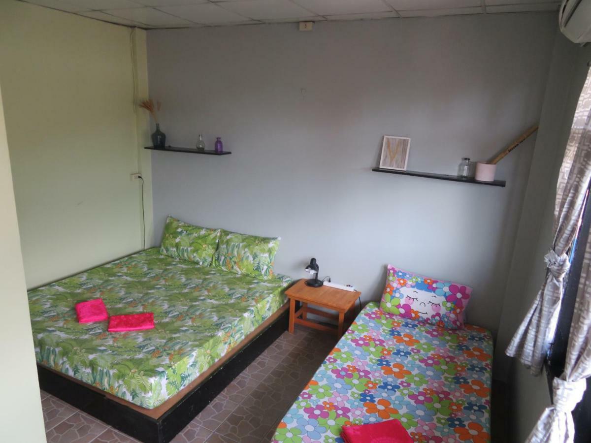 Same Same Guesthouse, Bar & Restaurant (Adults Only) Haad Rin Exteriér fotografie