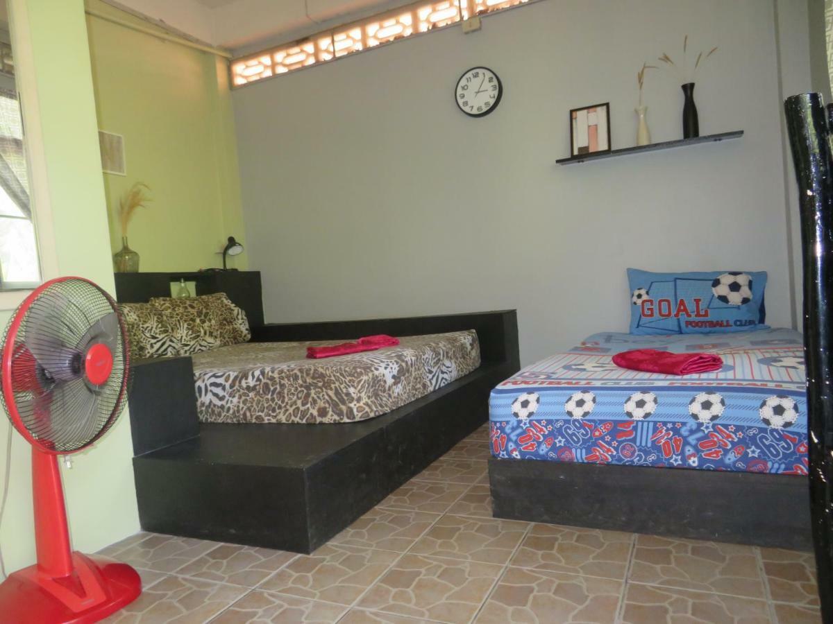 Same Same Guesthouse, Bar & Restaurant (Adults Only) Haad Rin Exteriér fotografie