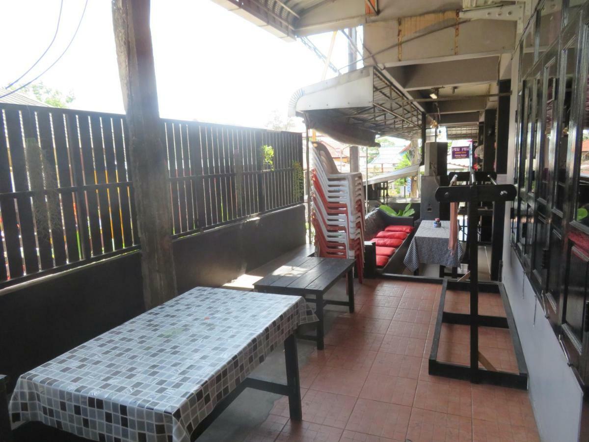 Same Same Guesthouse, Bar & Restaurant (Adults Only) Haad Rin Exteriér fotografie