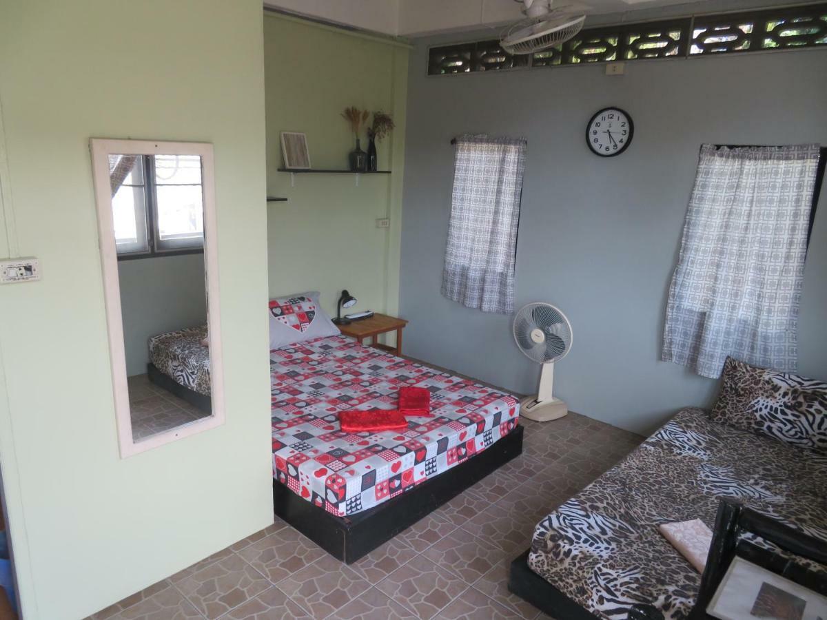 Same Same Guesthouse, Bar & Restaurant (Adults Only) Haad Rin Exteriér fotografie
