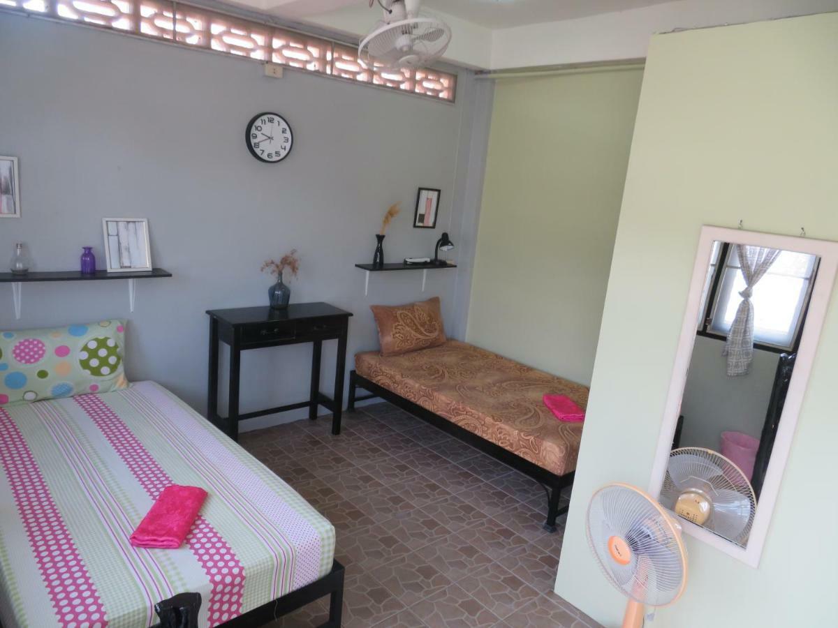 Same Same Guesthouse, Bar & Restaurant (Adults Only) Haad Rin Exteriér fotografie