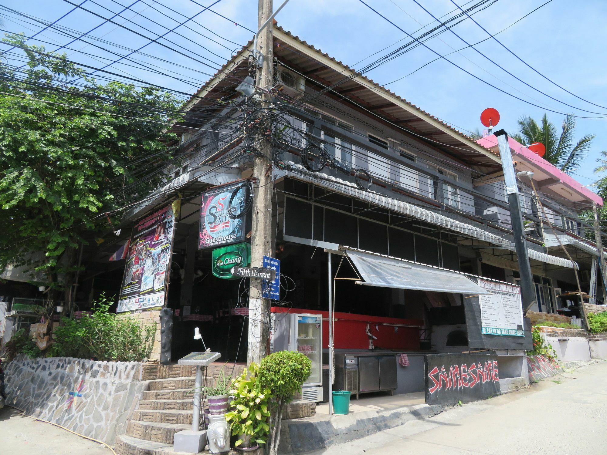 Same Same Guesthouse, Bar & Restaurant (Adults Only) Haad Rin Exteriér fotografie